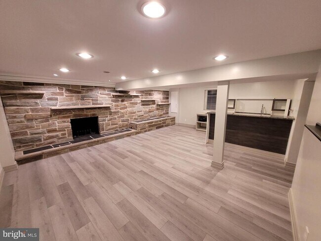 Building Photo - 2710 Rose Valley Dr