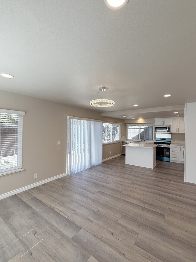 Building Photo - 435 Anacapa Cir