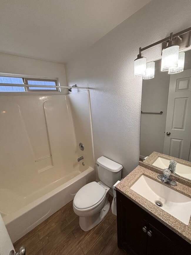 Building Photo - 830 Randell Dr