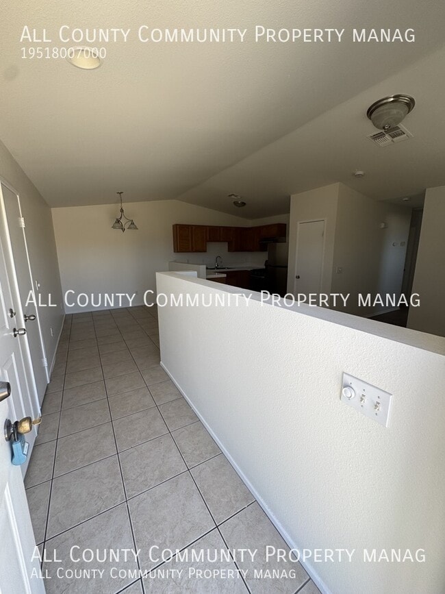 Building Photo - 58439 Palisade Dr