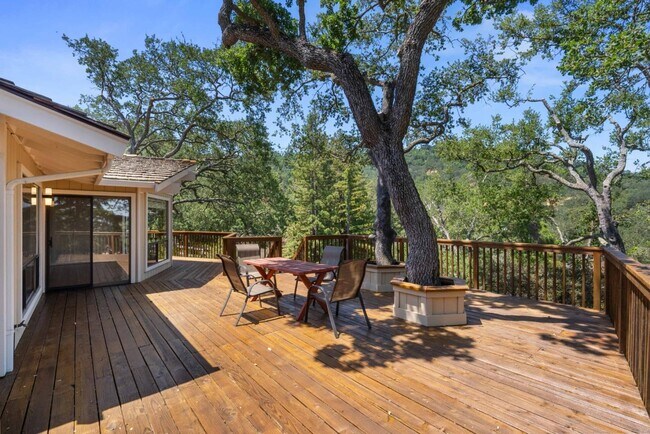 Building Photo - 7175 Red Holly Ct