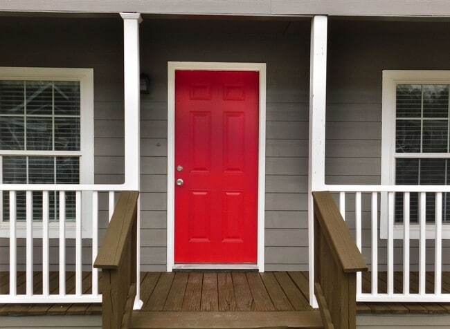 Building Photo - Room For Rent