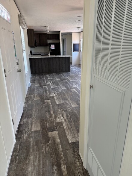 Building Photo - 8 Saratoga Dr