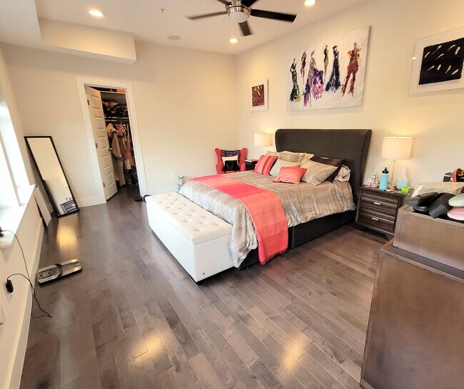 Master suite - 727 Jefferson St NW