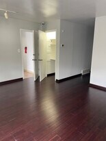 Building Photo - 6107 N Mozart St