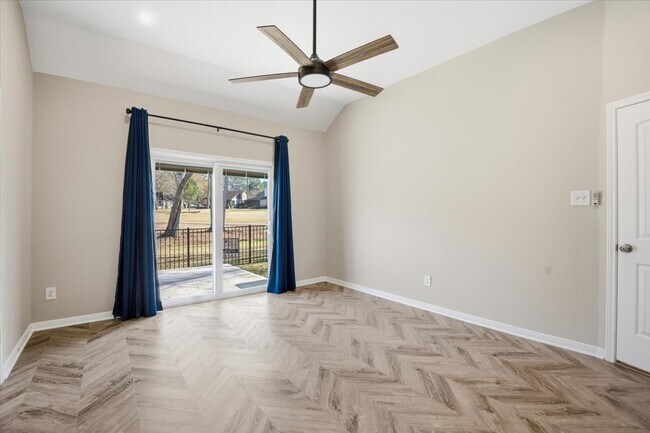 Building Photo - 3411 Country Club Blvd