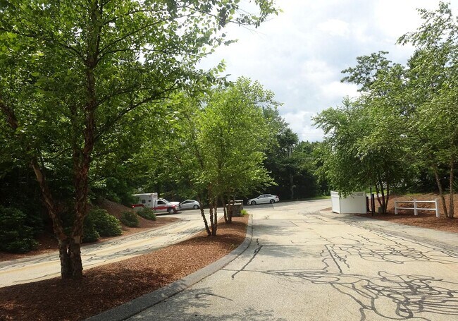 Shared Community Common Area 2 - 24 Autumn Ln