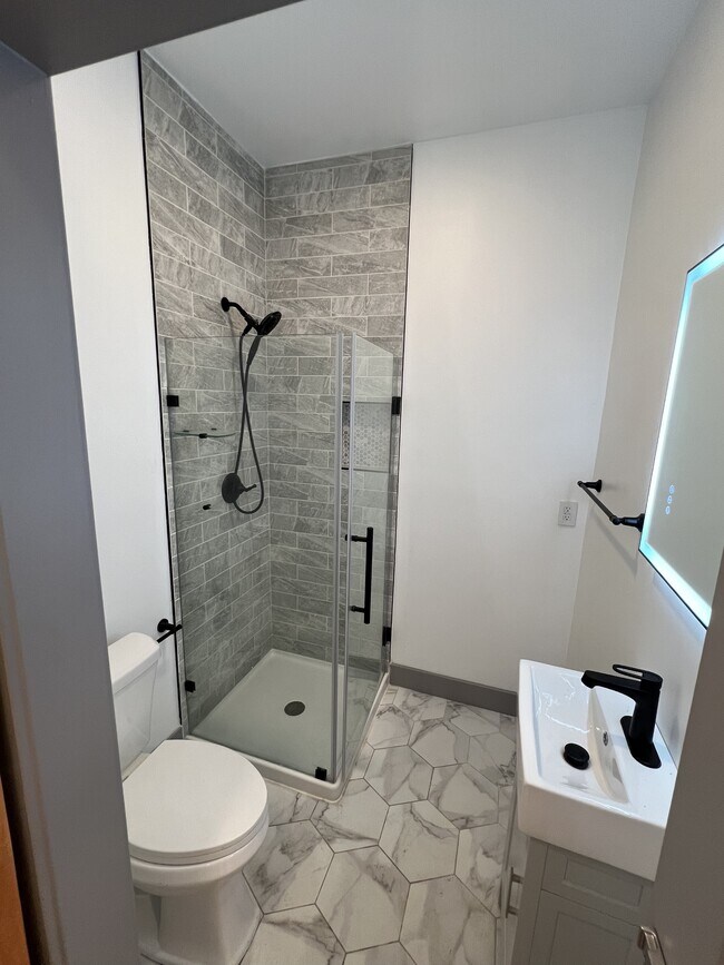 Building Photo - 1132 Ann St