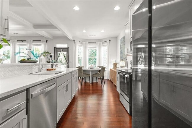 Building Photo - 580 Morrow Ln