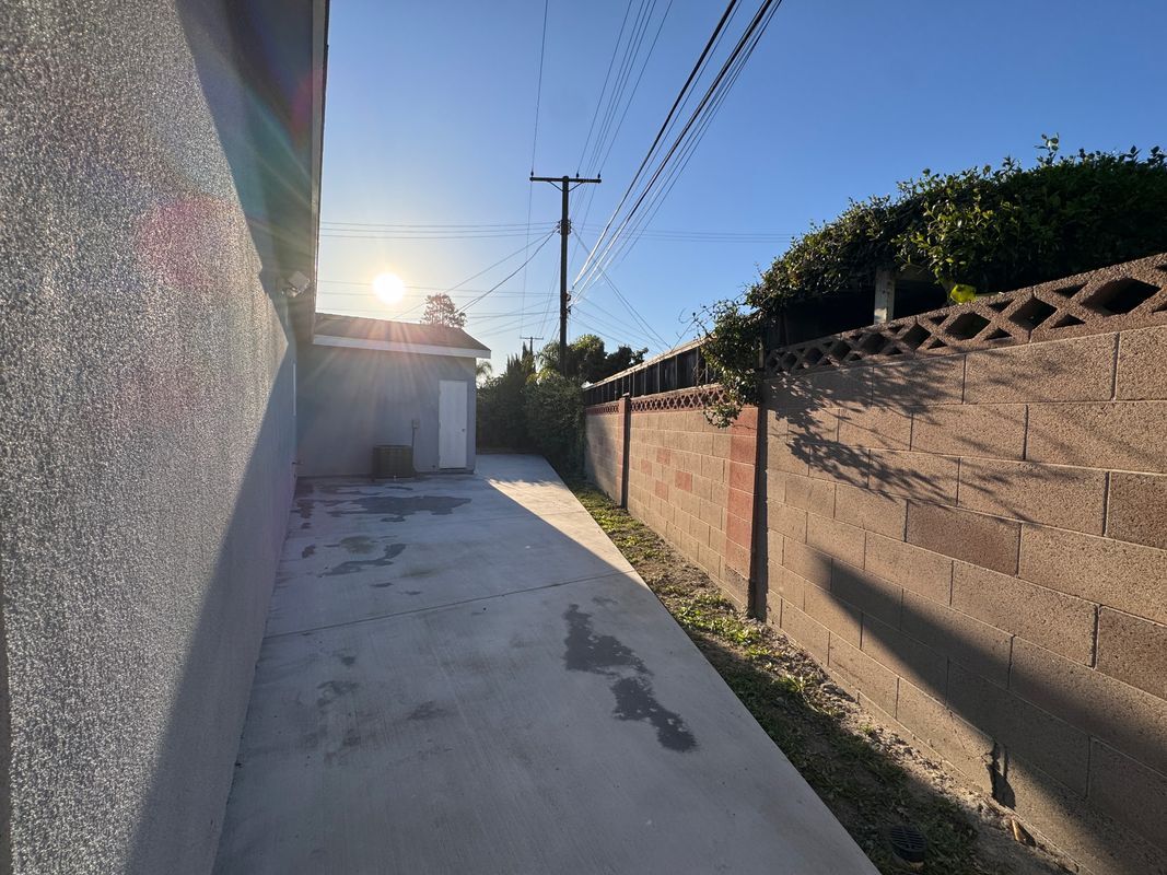 Building Photo - 6635 Vanguard Ave