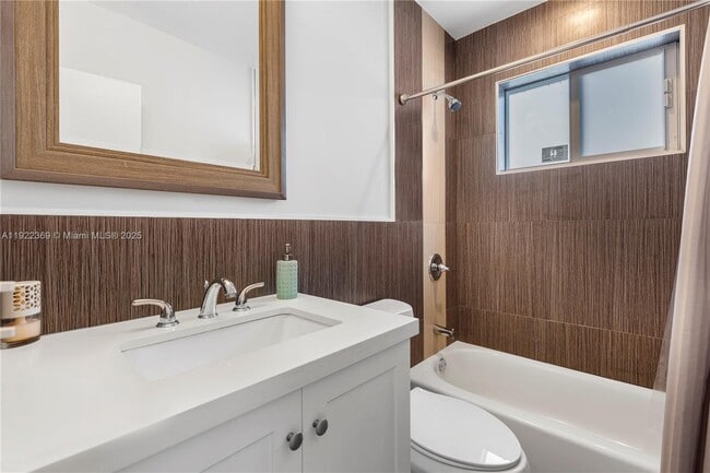 Building Photo - 7915 SW 23rd St