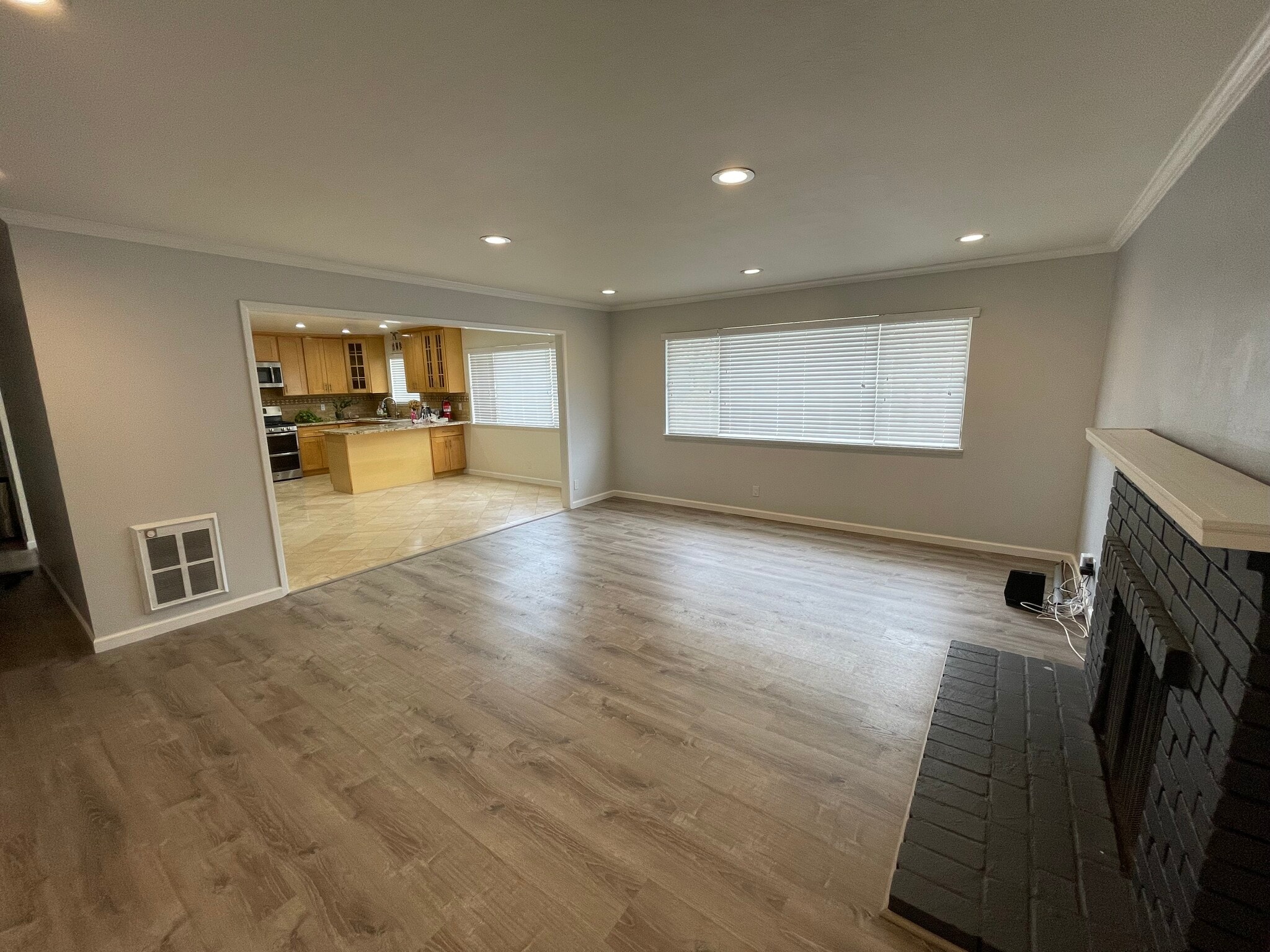 Living Room - 6147 Seminary Ave