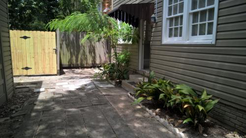 private backyard - 2303 Goldsmith St