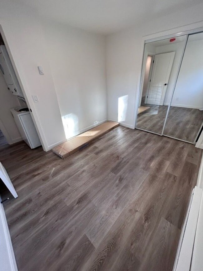 Building Photo - Completely Remodeled 2 BR/2 BA House available in the Central District