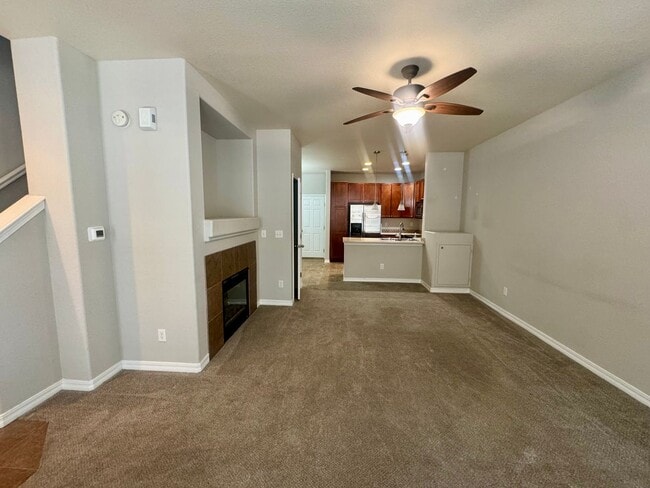 Building Photo - Updated Townhome in North Colorado Springs