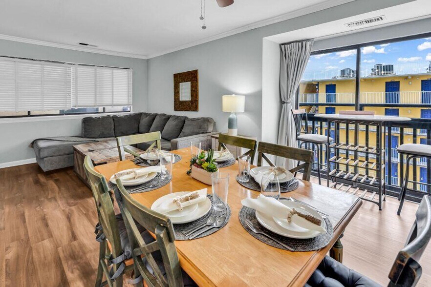 Building Photo - 202 75th Ave N