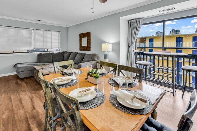 Building Photo - 202 75th Ave N