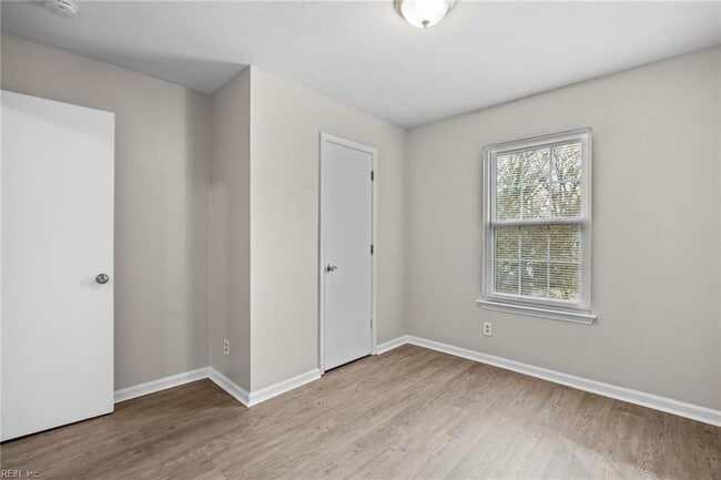 Building Photo - 3324 Kansas Ave