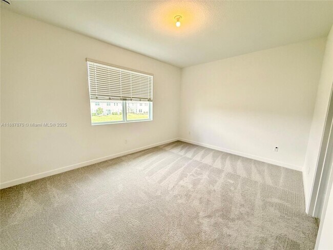 Building Photo - 551 Rivergrass St