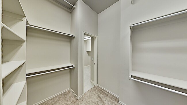 Building Photo - 4 Bedroom 2 Bathroom 2 Car Garage Home with Storm Shelter in East Edmond