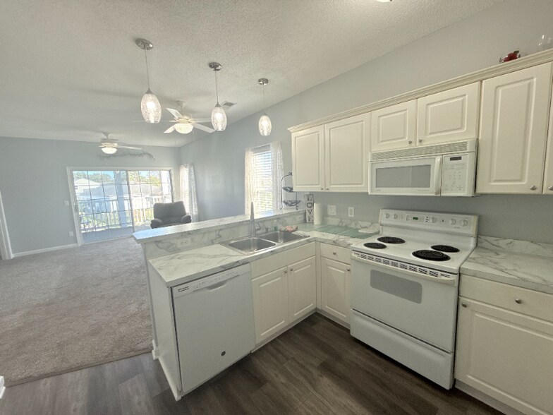 Building Photo - 2040 Cross Gate Blvd