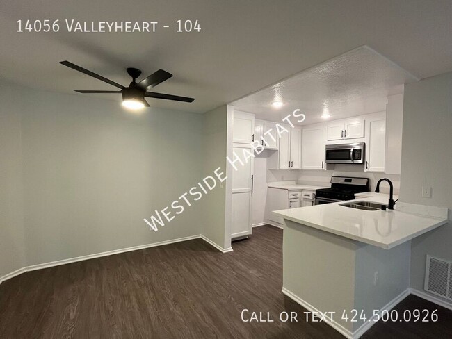 Building Photo - 14056 Valleyheart Dr