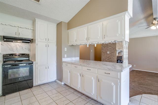 Building Photo - 1060 S Burleson Blvd