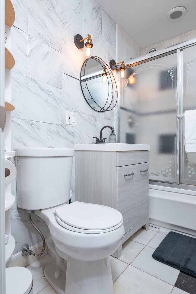 Building Photo - 152 Central Ave