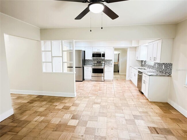 Building Photo - 4640 W Lamb Ave