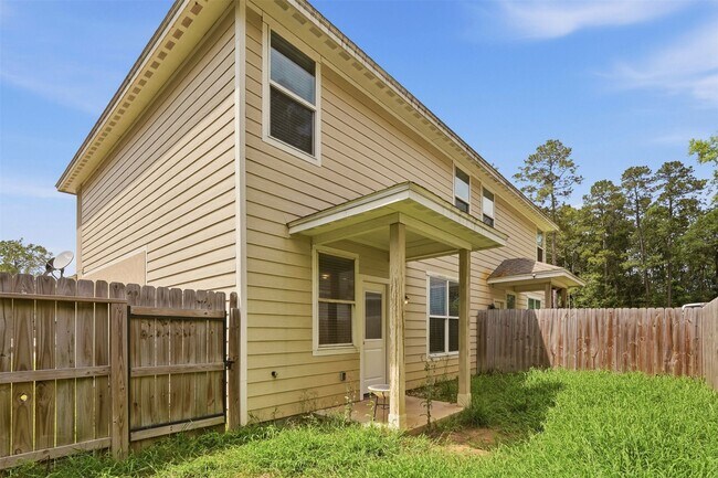 Building Photo - 630-634 Magnolia Bend