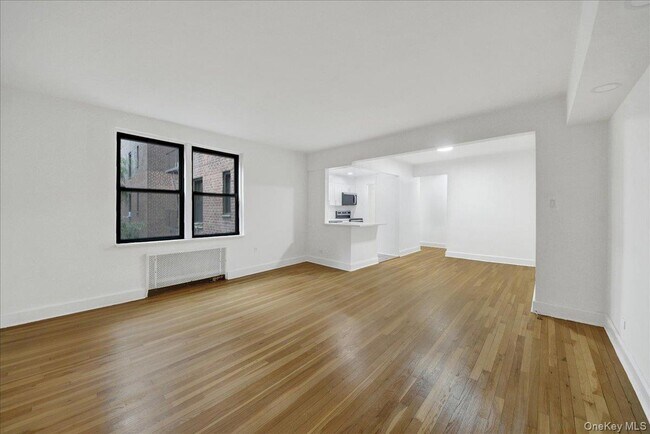 Building Photo - 3840 Greystone Ave