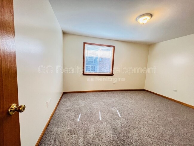 Building Photo - 12870 S Green St