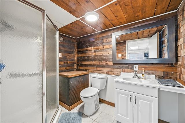 Building Photo - 3705 Castle Dr