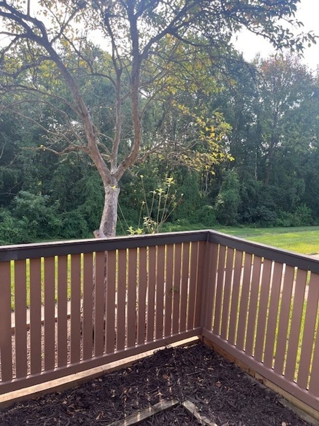 Building Photo - Relaxing 1 Bed 1 bath Townhome With Loft In Beautiful Sequoyah - Water Included