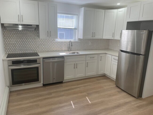 Primary Photo - *205 Ives Street