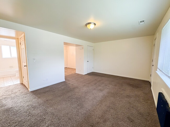 Building Photo - 361 S 150 W