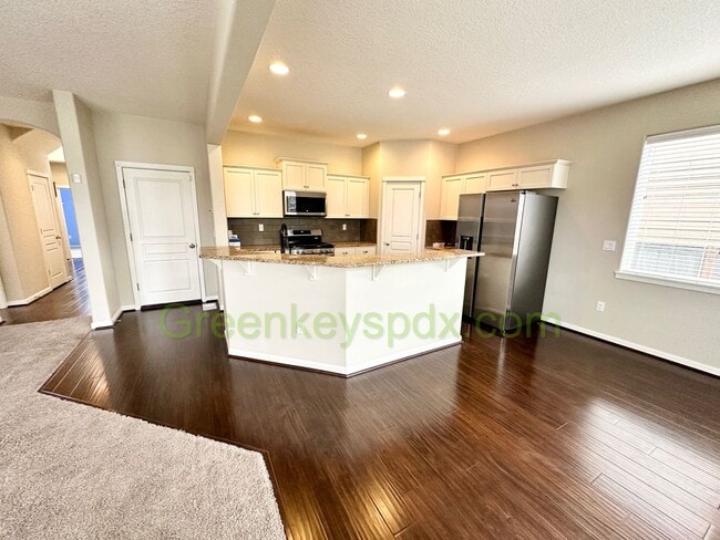 Building Photo - Gorgeous 3-Bedroom 2.5-Bathroom House with...