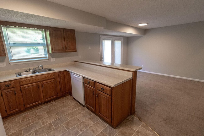 Building Photo - 3602 Hermitage Rd