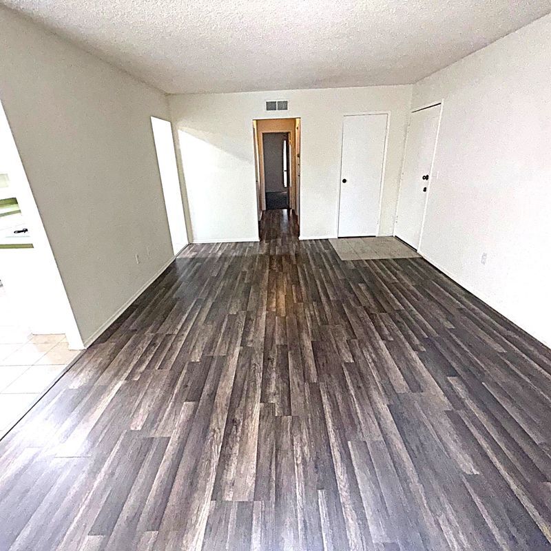 Building Photo - 420 E Blueridge Ave