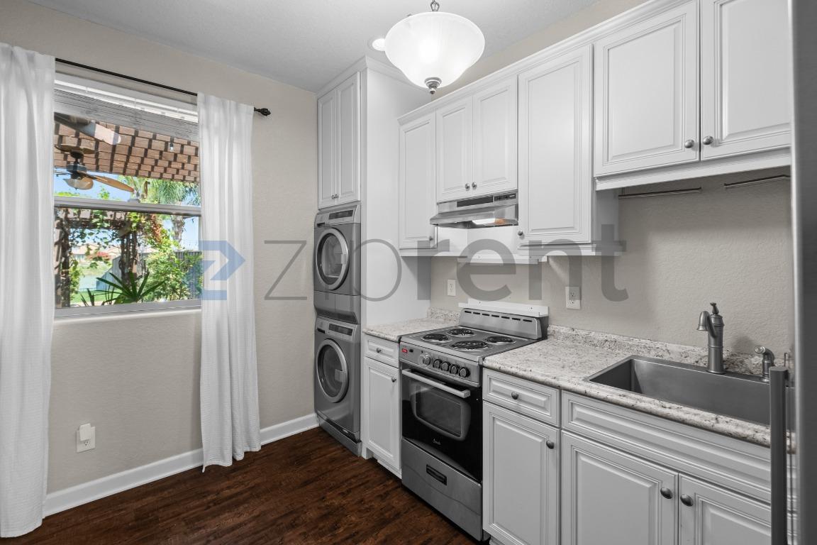 Building Photo - Unit