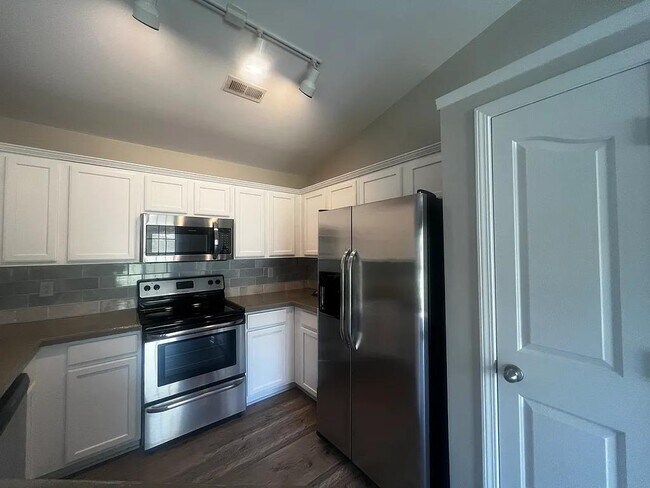 Building Photo - 113 Garfield Ln