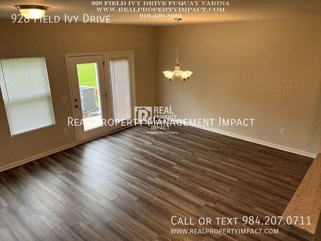 Building Photo - 928 Field Ivy Dr