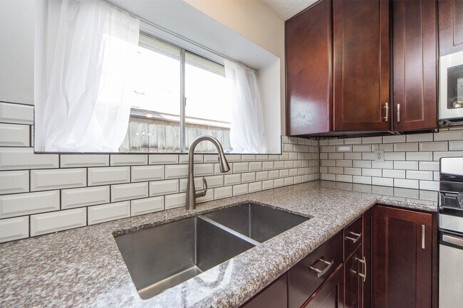Building Photo - 22131 Eagle Meadow Dr