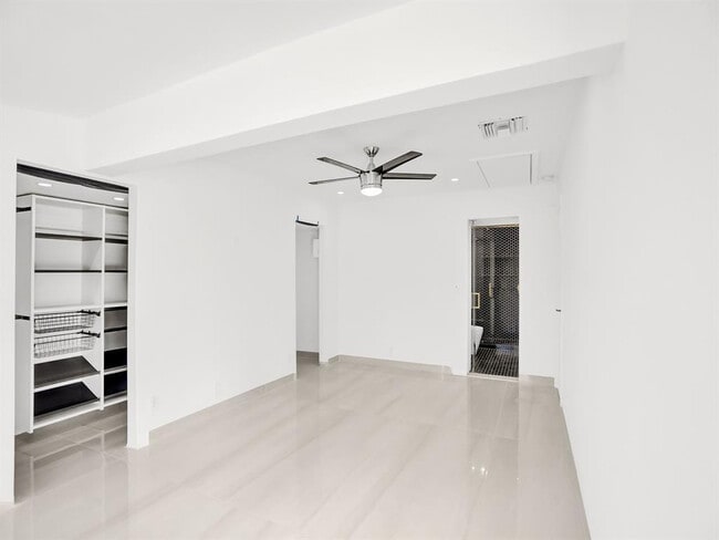 Building Photo - 4530 SW 34th Dr