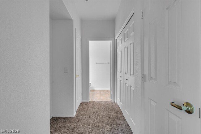 Building Photo - 353 Amber Pine St