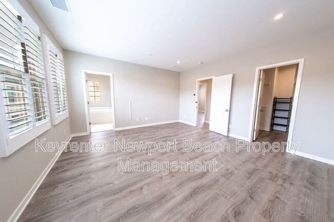Building Photo - 172 Milky Wy