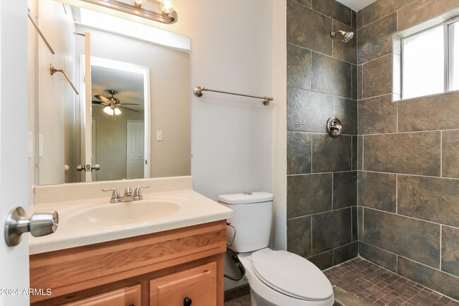 Building Photo - 1239 W Toledo St