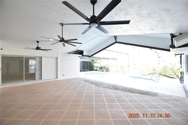 Building Photo - 705 Spanish Main Dr