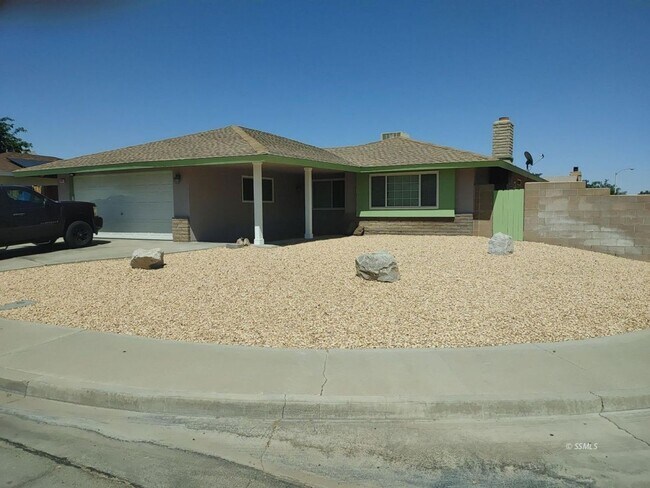 Building Photo - 112 Rawhide Ln