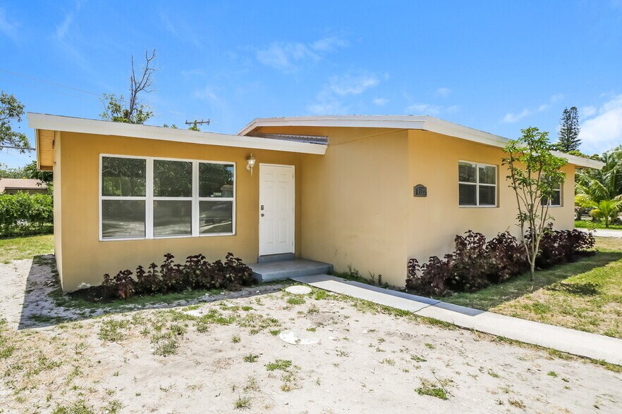Building Photo - 1522 NW 10th Ave